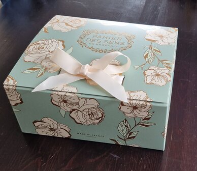 Gift box limited edition 22x19x9